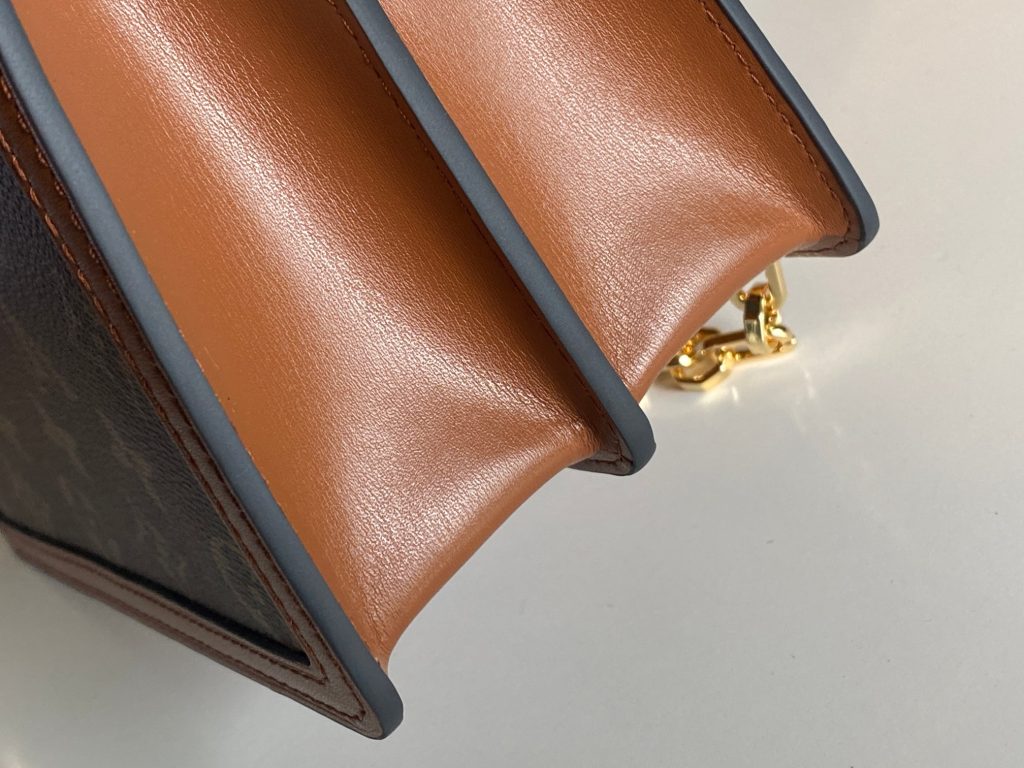 Louis Vuitton Dauphine Handbag m44391