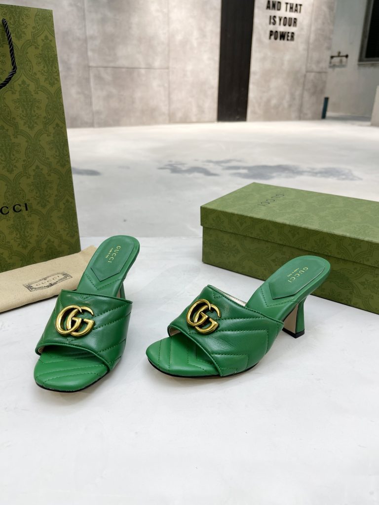 Gucci slippers green