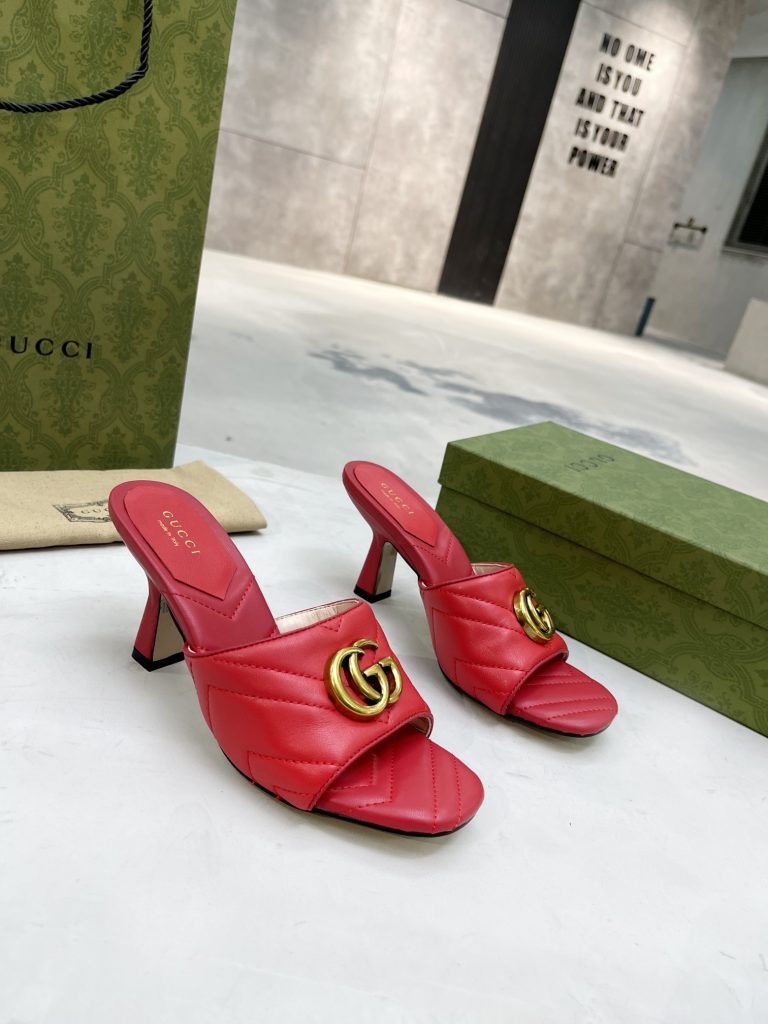 Gucci slippers red