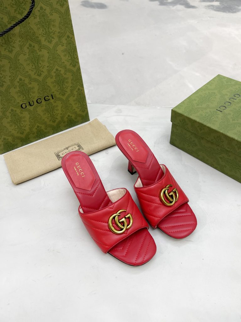 Gucci slippers red