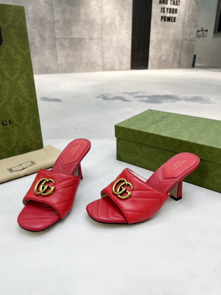 Gucci slippers red