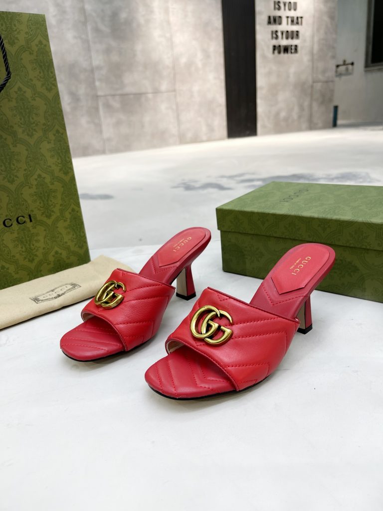 Gucci slippers red