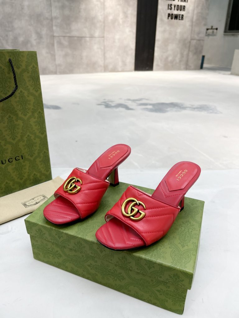 Gucci slippers red