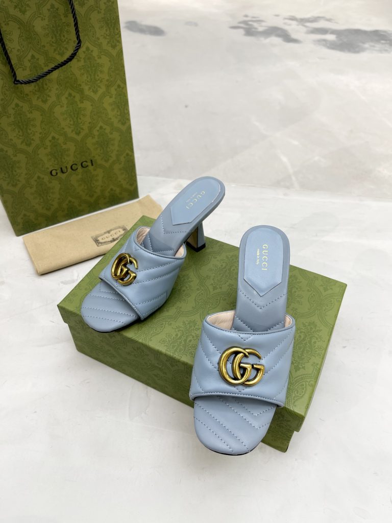 Gucci slippers blue