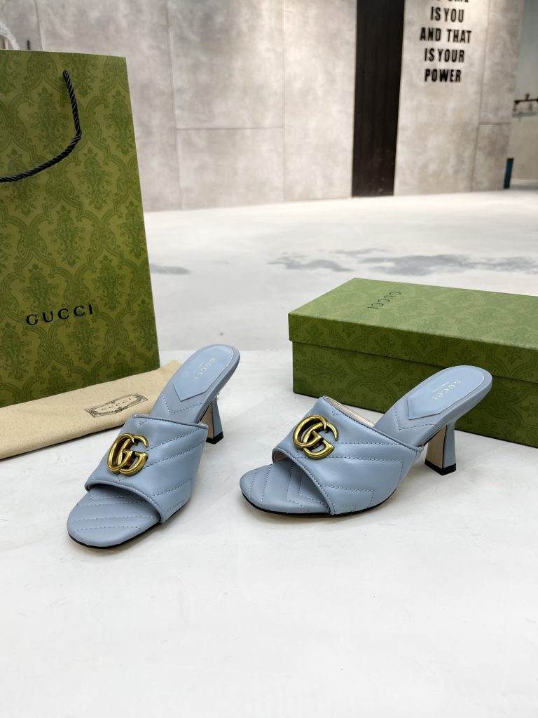 Gucci slippers blue