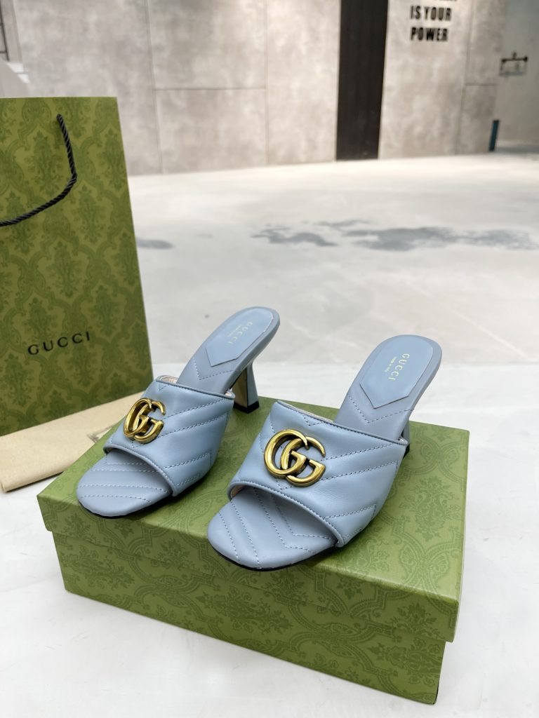 Gucci slippers blue