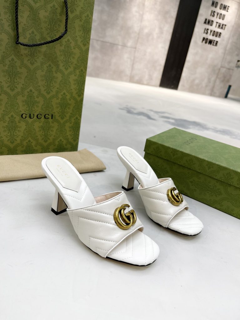 Gucci slippers white