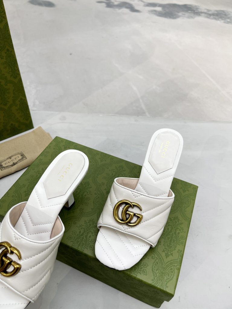 Gucci slippers white