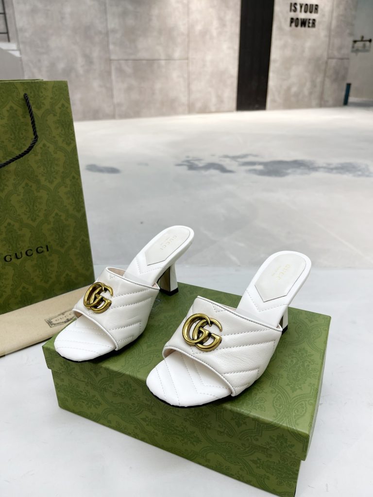 Gucci slippers white