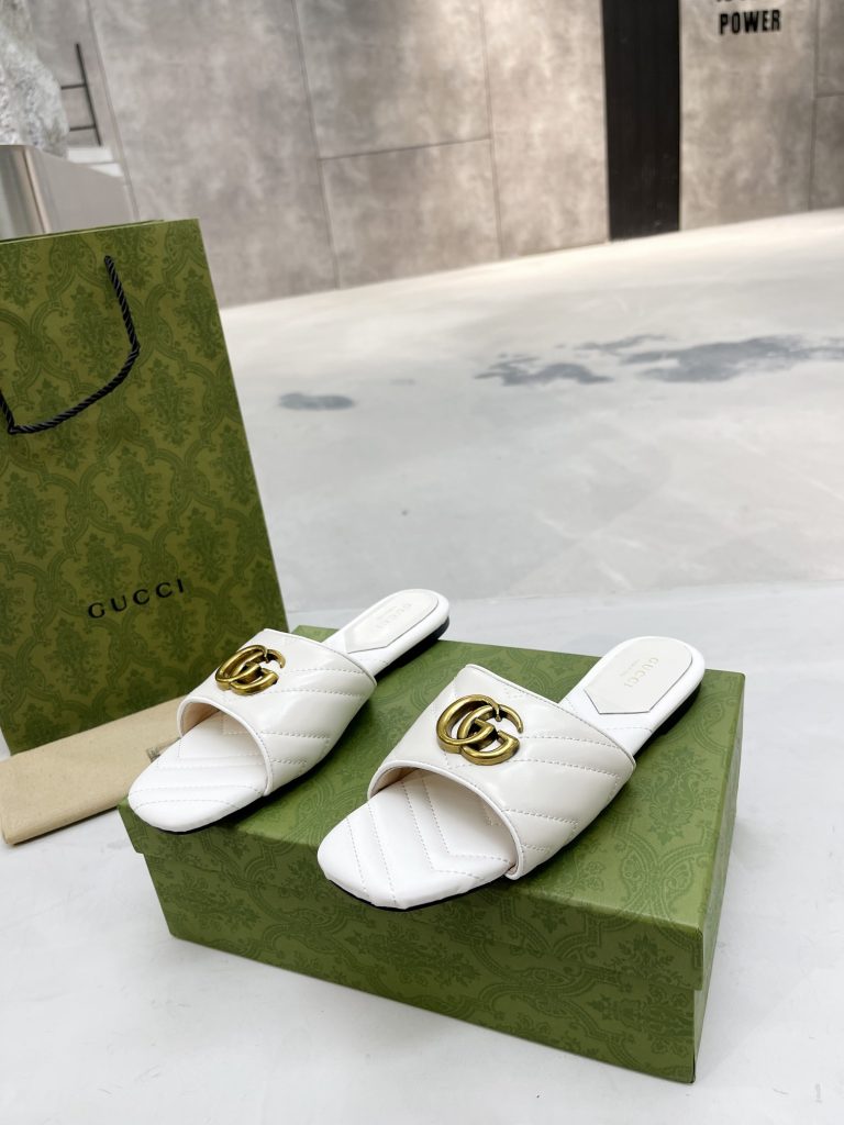 Gucci flat slippers white