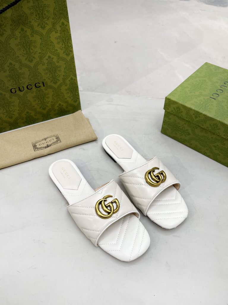 Gucci flat slippers white