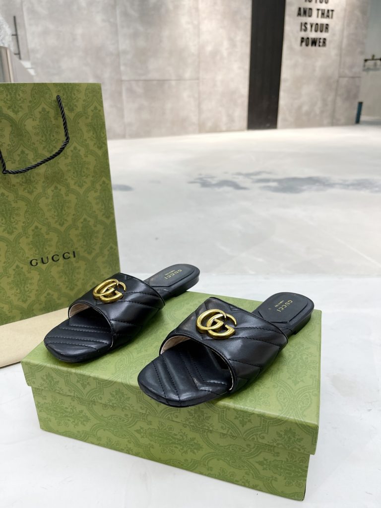 Gucci flat slippers black