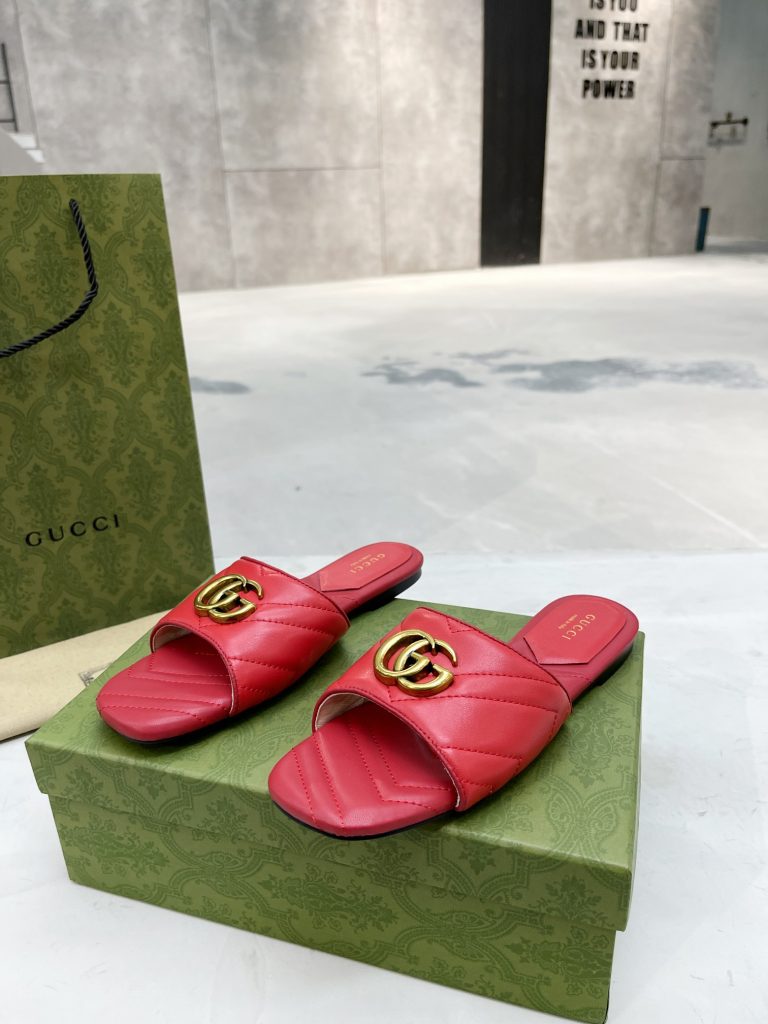 Gucci flat slippers red