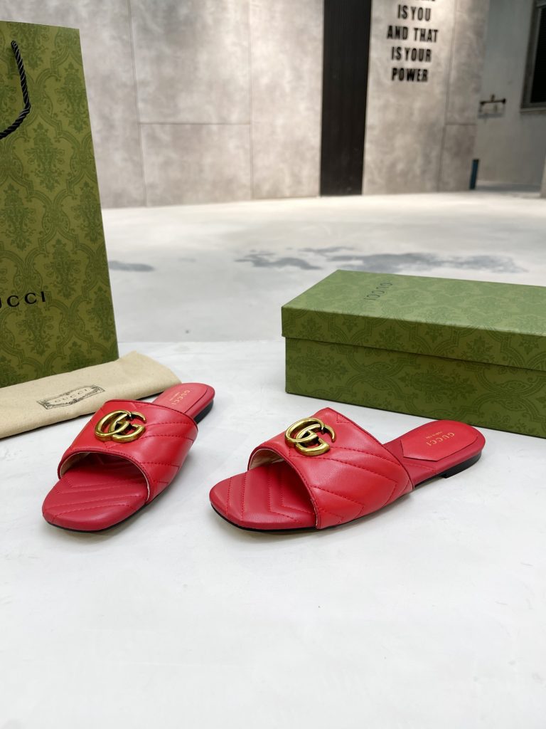 Gucci flat slippers red