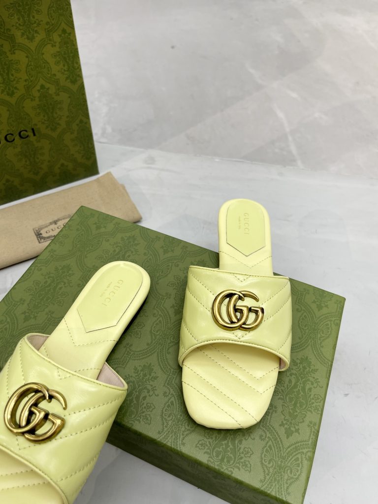 Gucci flat slippers yellow