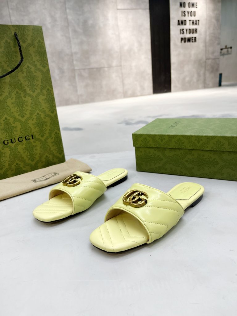 Gucci flat slippers yellow