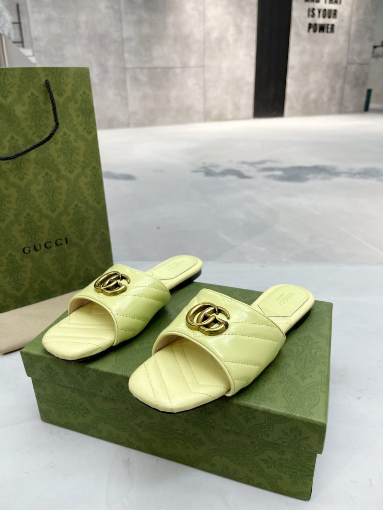 Gucci flat slippers yellow