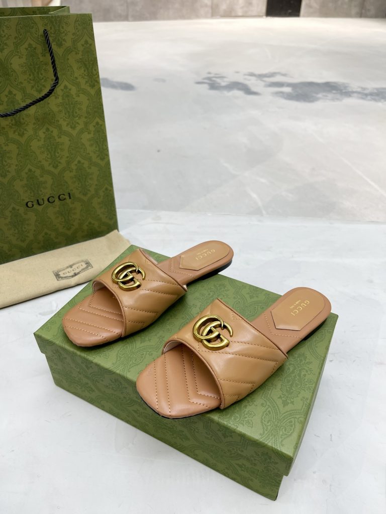 Gucci flat slippers khaki