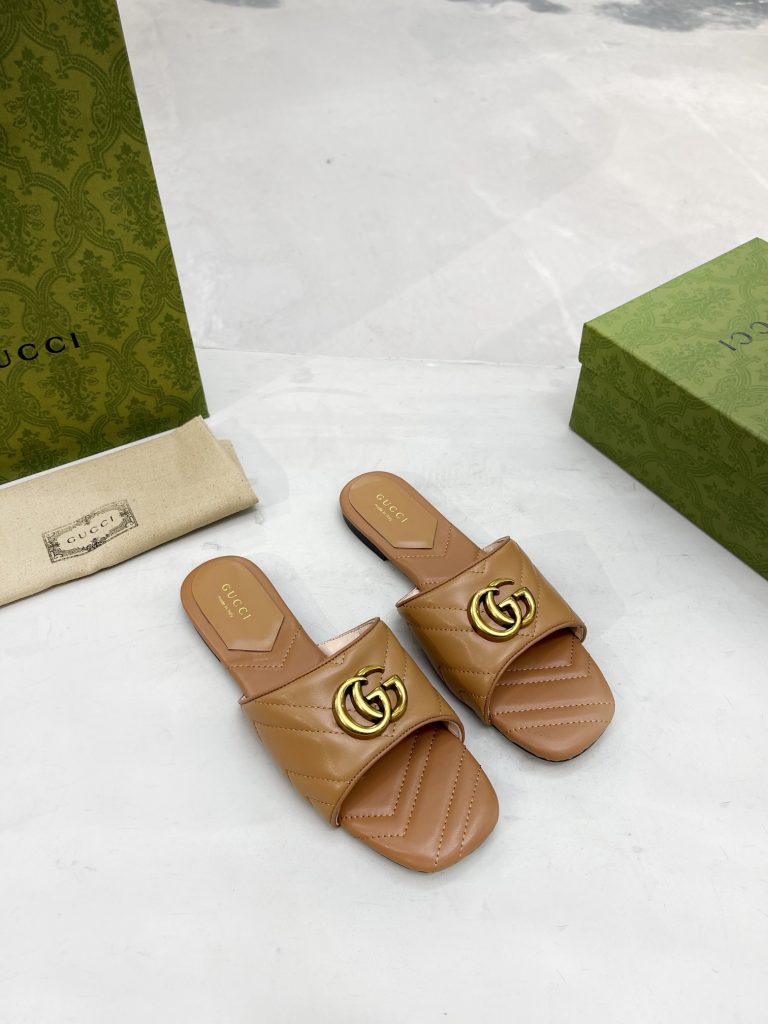 Gucci flat slippers khaki