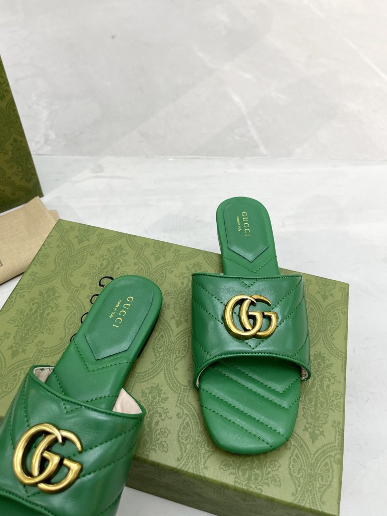 Gucci flat slippers green