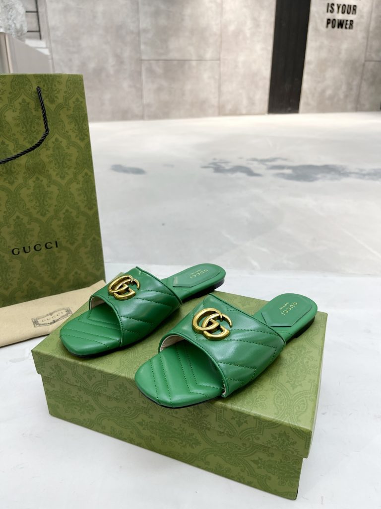 Gucci flat slippers green