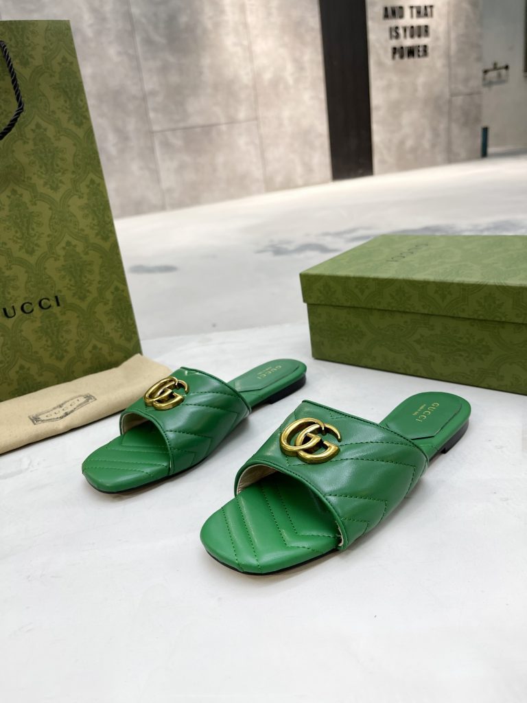 Gucci flat slippers green