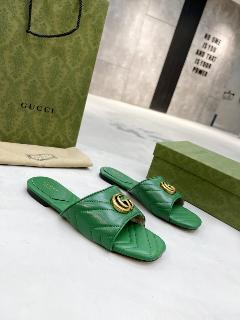 Gucci flat slippers green