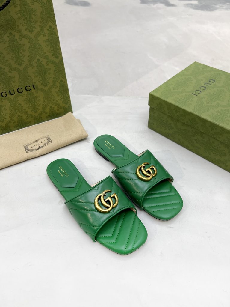 Gucci flat slippers green