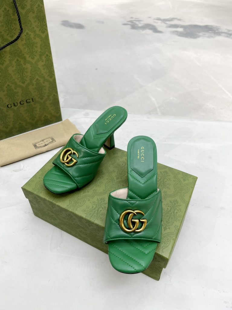 Gucci slippers green