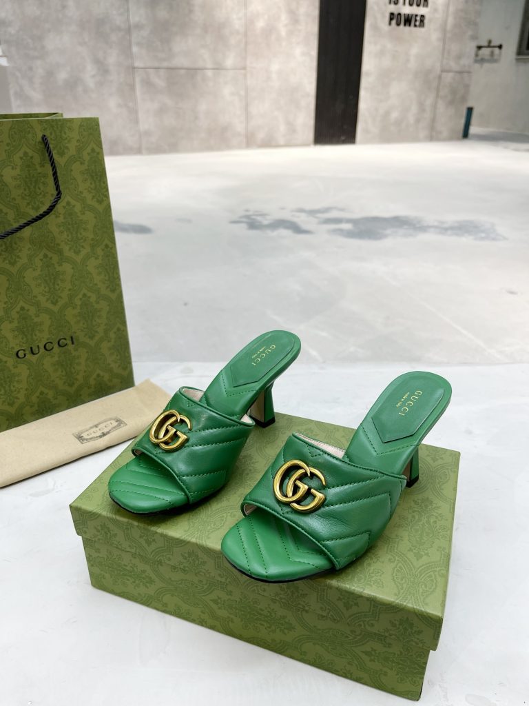 Gucci slippers green