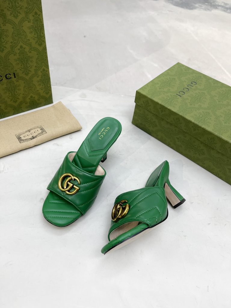 Gucci slippers green