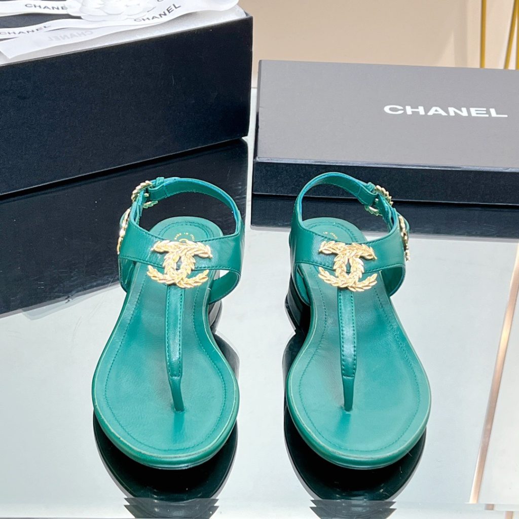 CHANEL Interlocking CC logo leather T-strap sandals