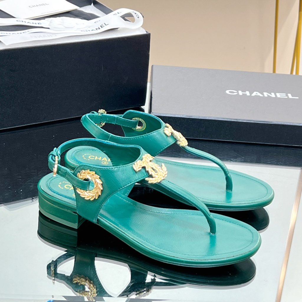 CHANEL Interlocking CC logo leather T-strap sandals