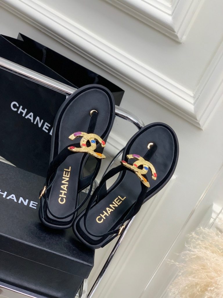 CHANEL Xiaoxiang 2023 double c jewel drill buckle clip toe sandals for women