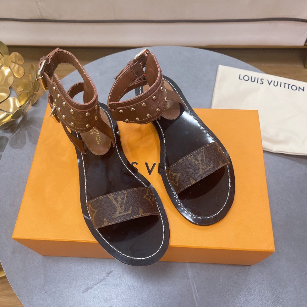 LOUIS VUITTON Passenger calfskin sandals for women