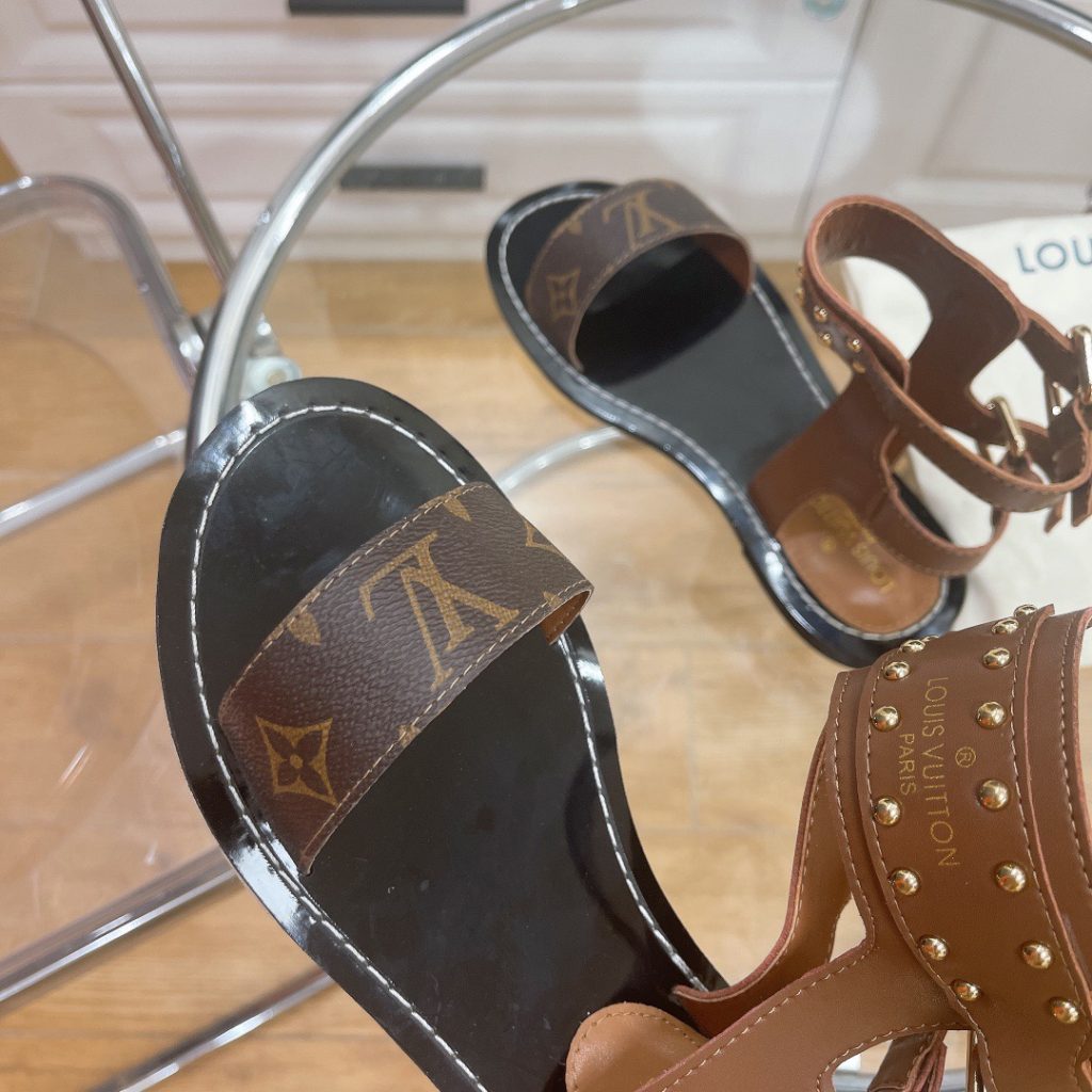 LOUIS VUITTON Passenger calfskin sandals for women