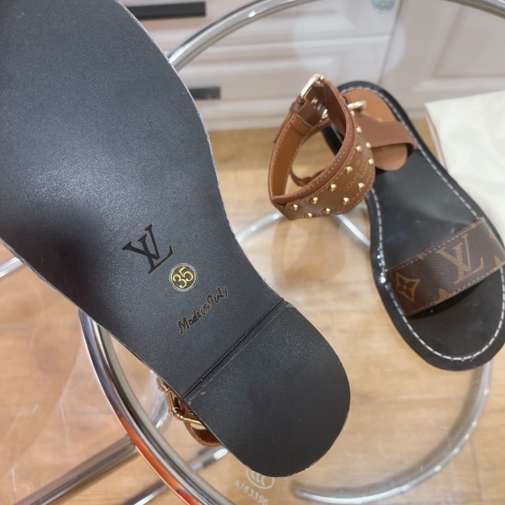 LOUIS VUITTON Passenger calfskin sandals for women