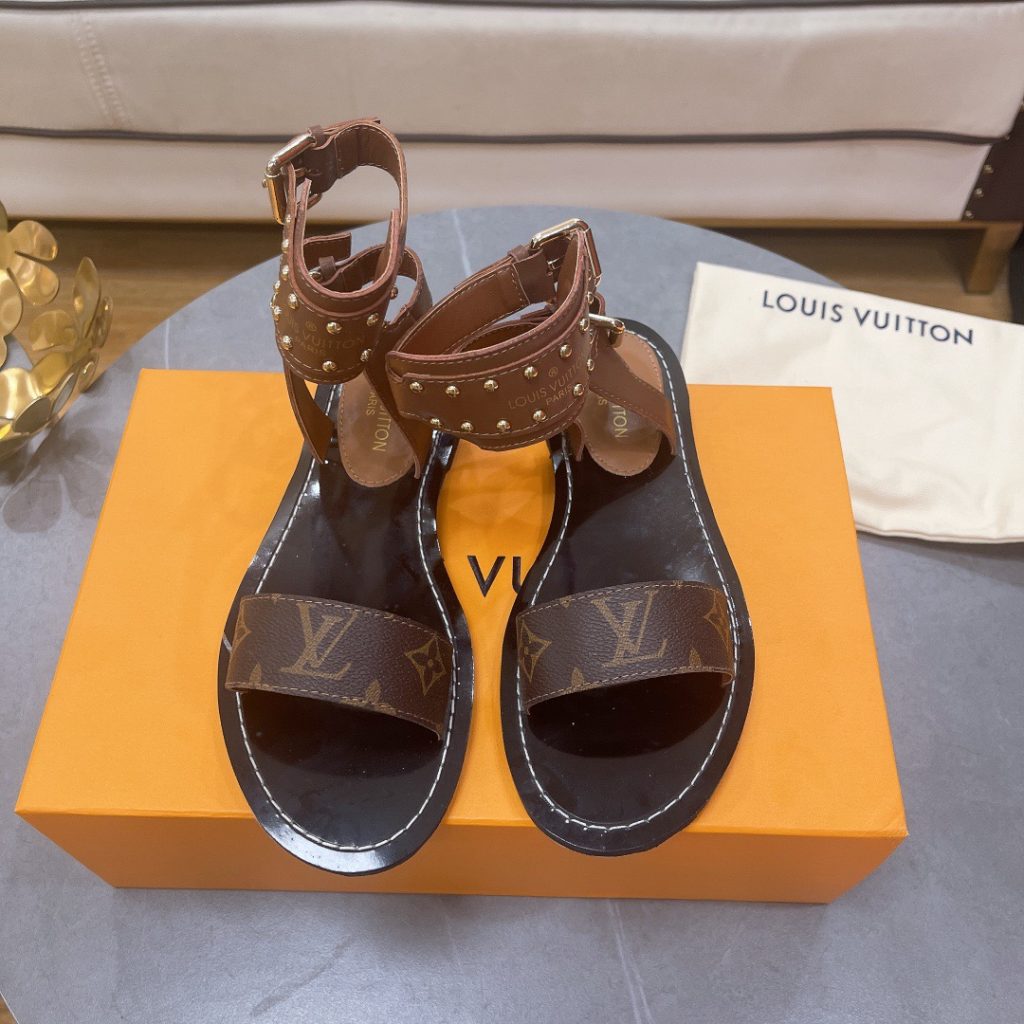 LOUIS VUITTON Passenger calfskin sandals for women