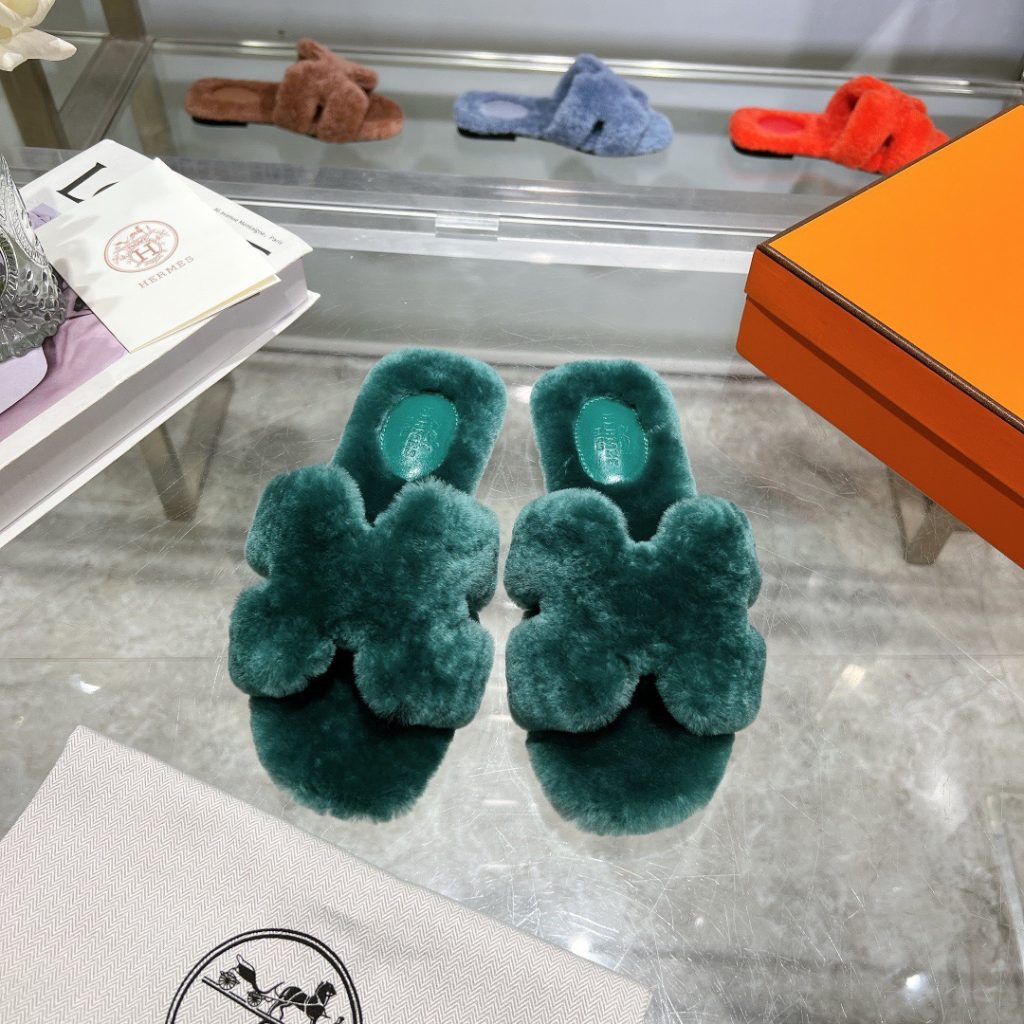 HERMES Oran sheepskin fur one H-shaped hollow fashion sandals for women