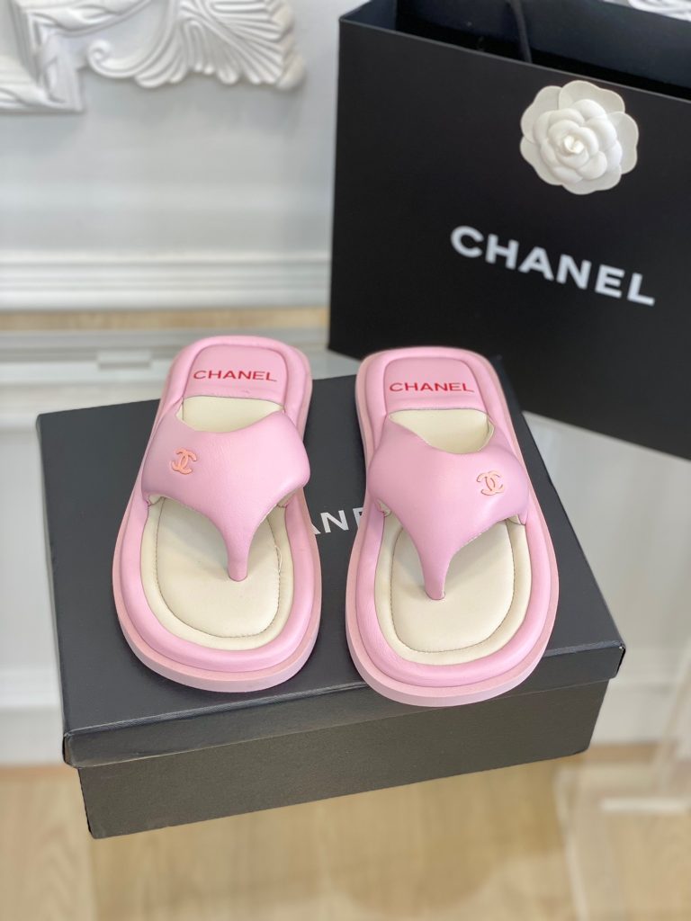 CHANEL Small fragrance spring and summer bread flip flops