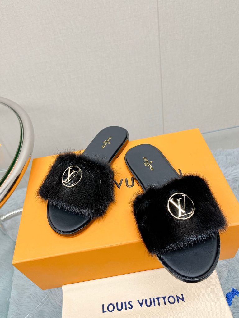 LOUIS VUITTON women's sandals