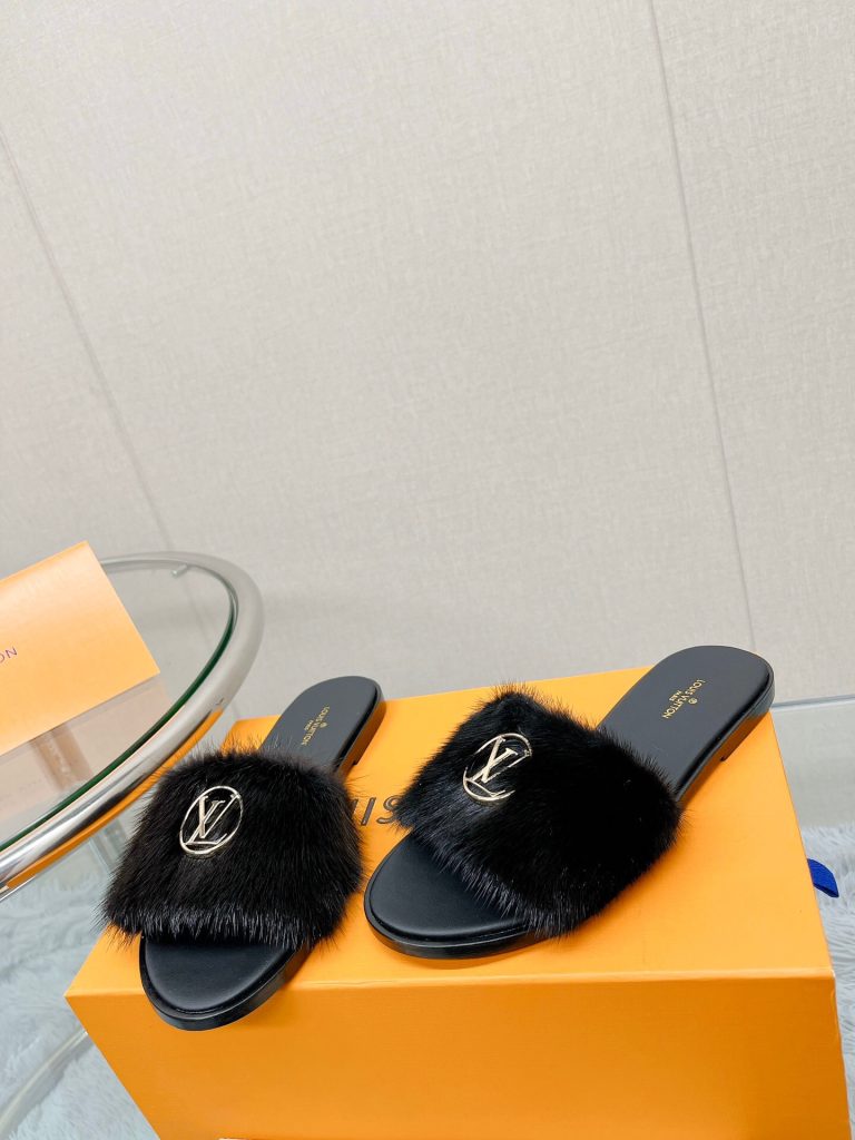 LOUIS VUITTON women's sandals