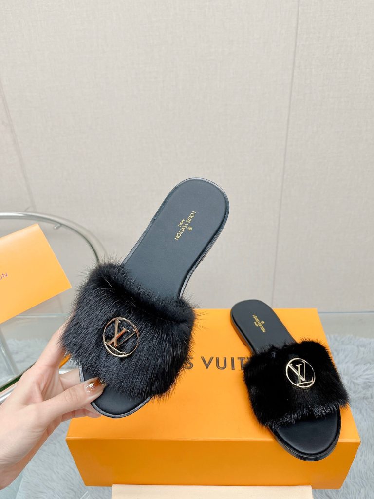 LOUIS VUITTON women's sandals