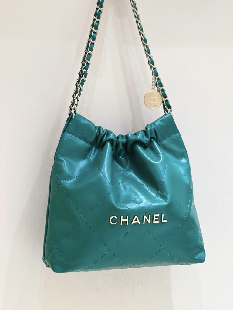 CHANEL Chanel 23P spring 22bag letter logo drawstring closure calfskin bucket bag crossbody shoulder bag medium size women's dark green