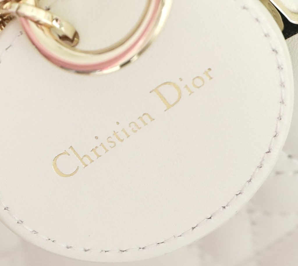 DIOR Dior Lady D-JOY Light Gold Decorative Pendant Vine Plaid Removable and Adjustable Shoulder Strap Sheepskin Leather Daifei Bag Single Shoulder Crossbody Handbag Small Women's Milk White