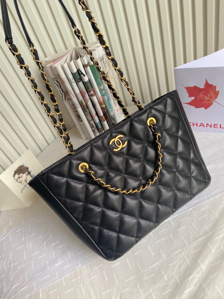 CHANEL Chanel shoulder crossbody bag diamond check pattern large shopping tote bag women's models black