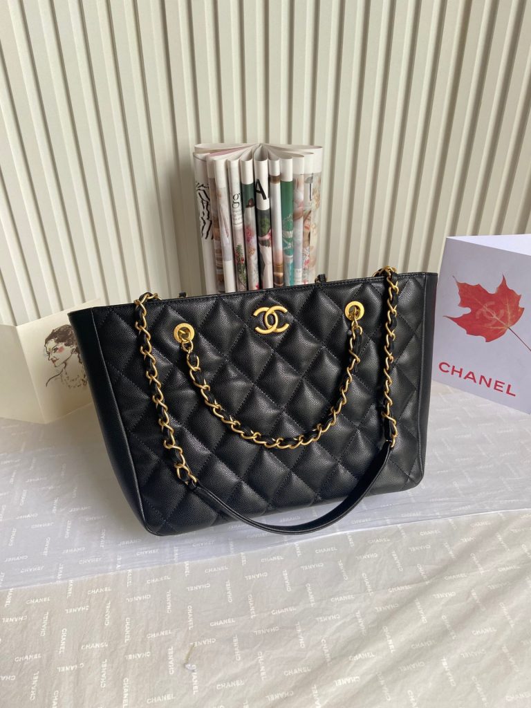 CHANEL Chanel shoulder crossbody bag diamond check pattern large shopping tote bag women's models black