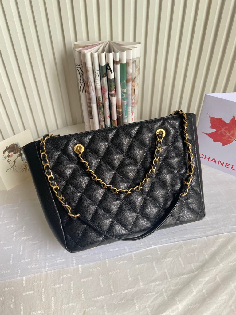 CHANEL Chanel shoulder crossbody bag diamond check pattern large shopping tote bag women's models black