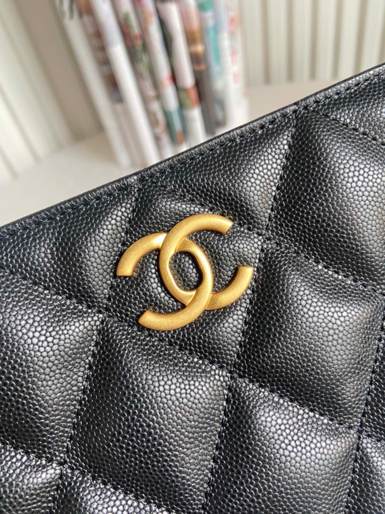 CHANEL Chanel shoulder crossbody bag diamond check pattern large shopping tote bag women's models black