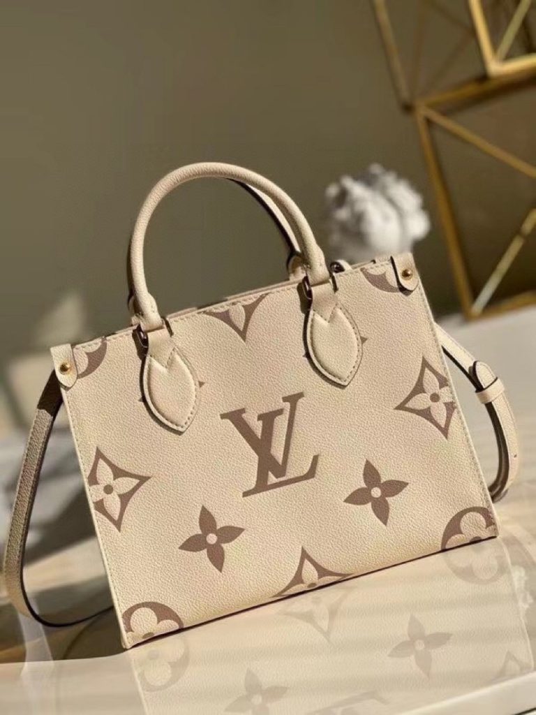 LOUIS VUITTON ONTHEGO Versatile Commuting Bicolor Aging Embossed Grain Cowhide Tote Bag Tote Bag Shopping Bag One Shoulder Handbag Small Women's Milk White Light Pink